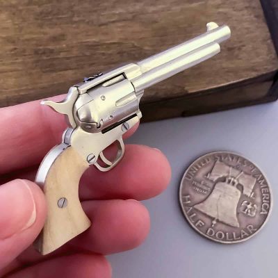 Colt 1873 Peacemaker Revolver (scale 1:4)