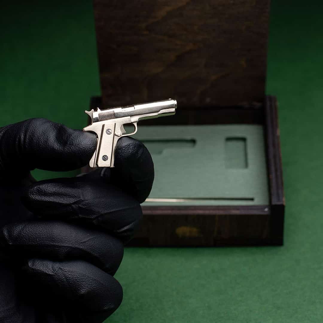 Colt 1911 (scale 1:6) Miniature Pistol
