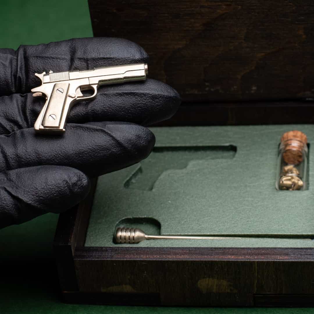 Colt 1911 (scale 1:6) Miniature Pistol