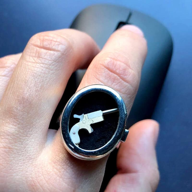 derringer-in-a-ring-05.jpg Golden Jewelry Derringer Pistol in a Ring