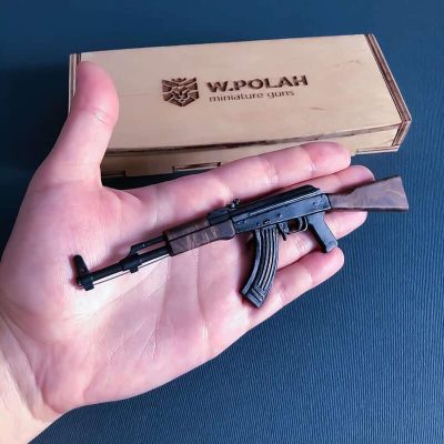 functional-rifle-AK-47-model.jpeg AK-47 (scale 1:6) Miniature Rifle