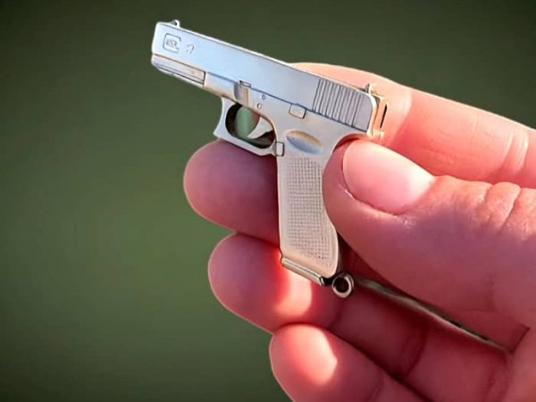 glock-17a.jpg M17 (scale 1:4) Miniature Pistol Keychain