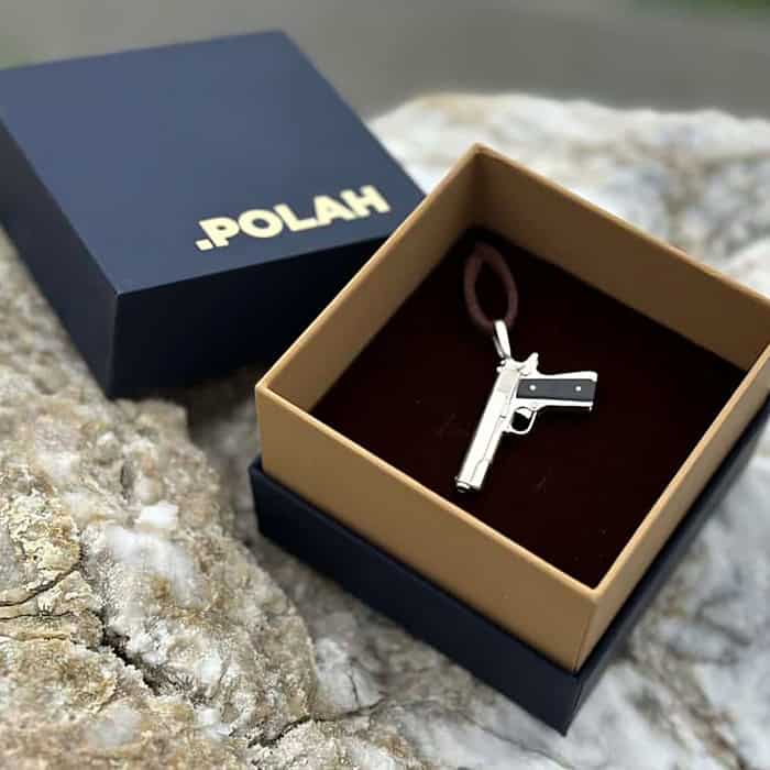 gun-necklace-pistol-pendant-silver-Colt-1911_a.jpg Gun Necklace with Silver Pistol Colt 1911 Pendant