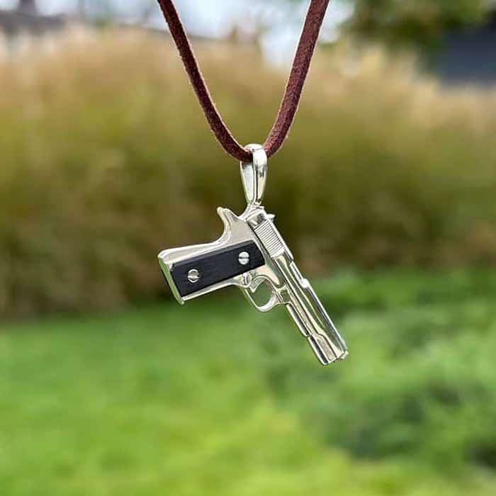 gun-necklace-pistol-pendant-silver-Colt-1911_c.jpg Gun Necklace with Silver Pistol Colt 1911 Pendant