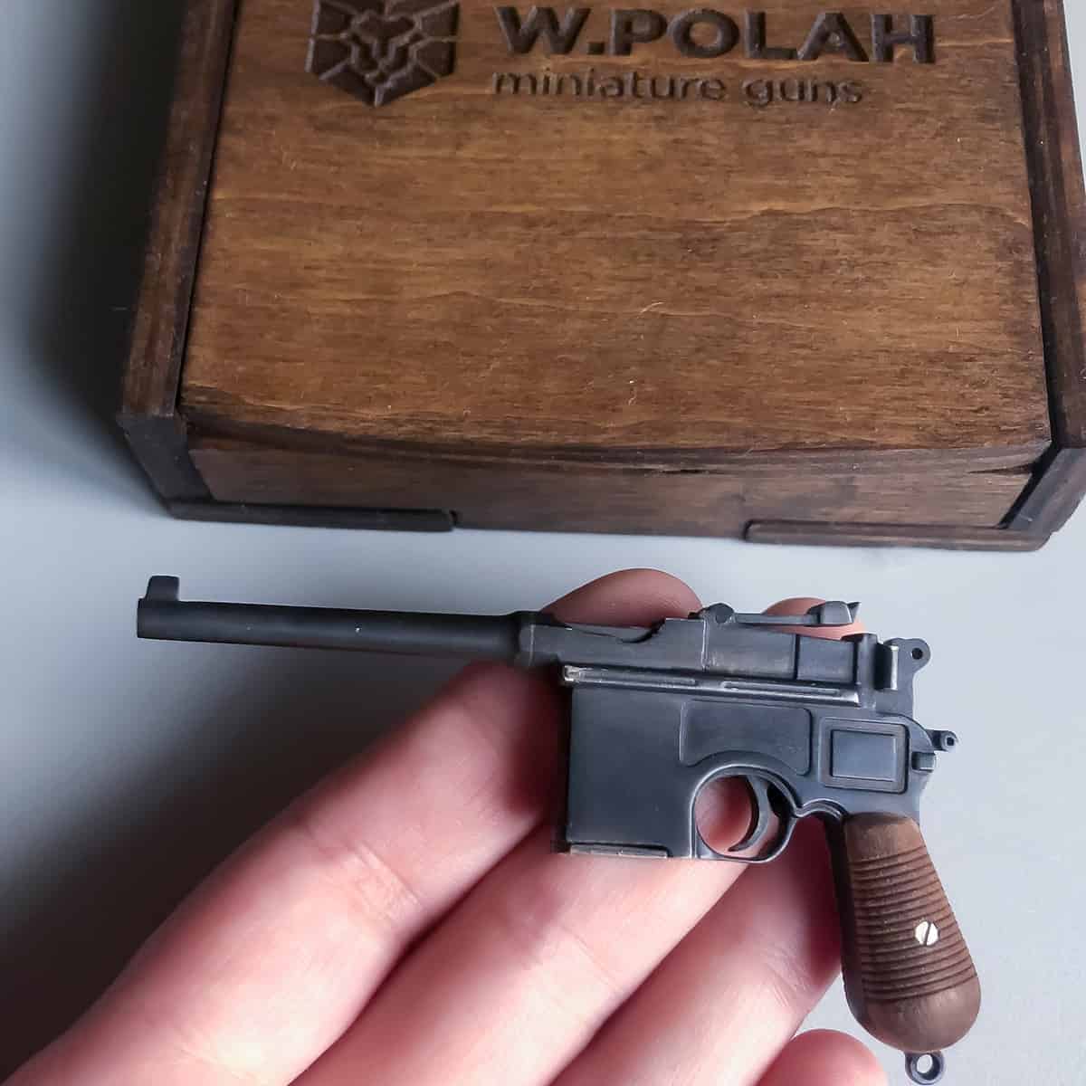 mauser-c96-black-02.jpg Mauser C96 Black (scale 1:4) Pistol