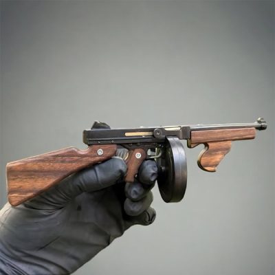 Thompson Submachine Gun (scale 1:5)