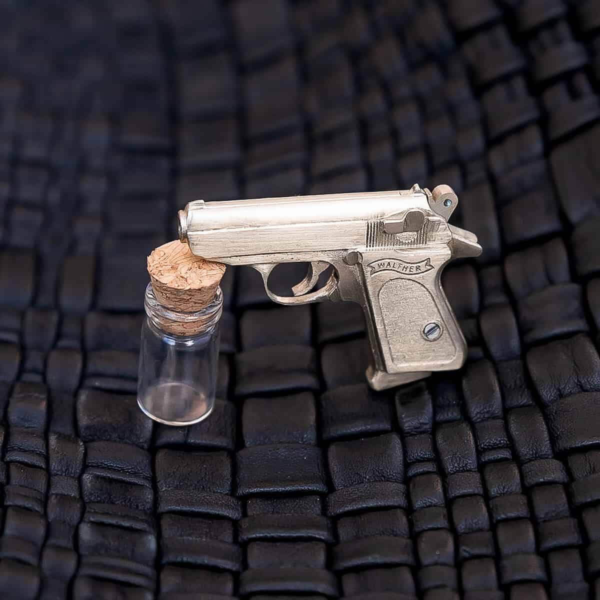 Walther PPK (scale 1:4) Miniature Keychain Pistol